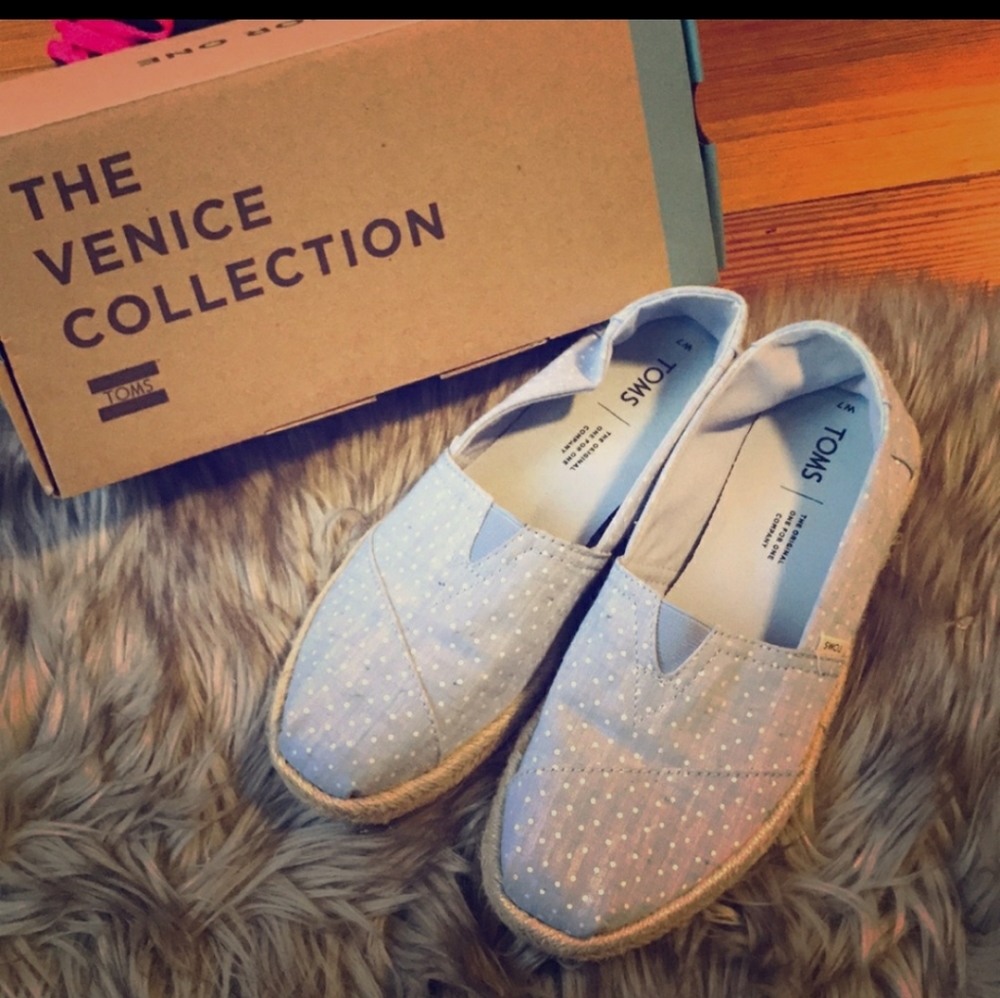 Toms